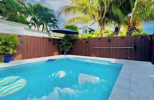 Coral Way House | The Miami Grove Oasis