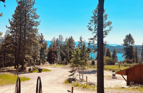Lakeside Cabin | The Mill House at Elk Ridge Village cabin 301A with views of Flathead Lake & 🏔️
