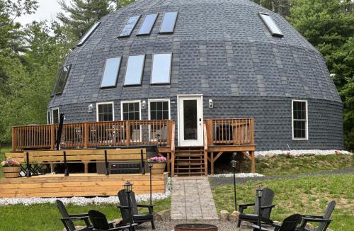 Acra House | The Moon House