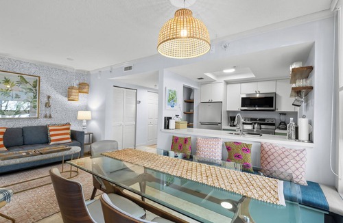 Coconut Grove Hotel | The Mutiny Hotel