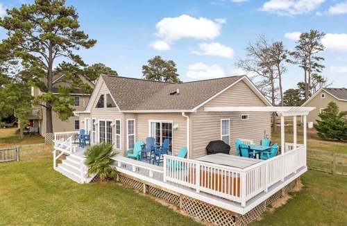 Fentress House | The Natchez II - The Waterfront House on the Sound on Bells Island