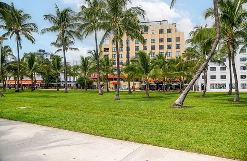 South Beach Apartment | The Netherland R5B on OceanDr