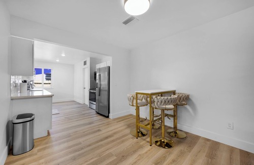 Golden Glades House | The North Miami Getaway: Relax, Unwind, Explore