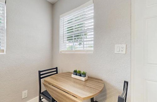 Middle River Terrace House | The Palms A