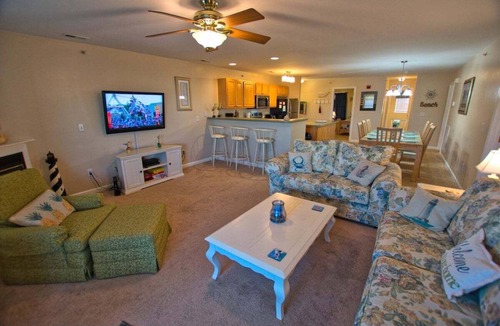 Rehoboth Beach Condo | The Palms * Luxury 3BR Condo End-Unit Home