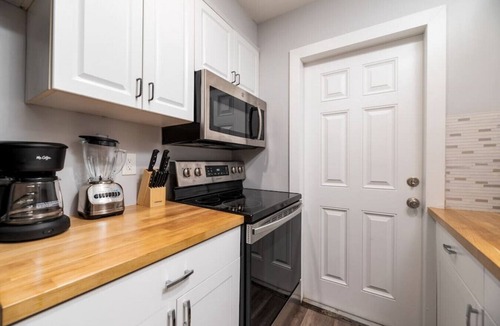 Middle River Terrace Apartment | The Palms @ Middle River Terrace #3