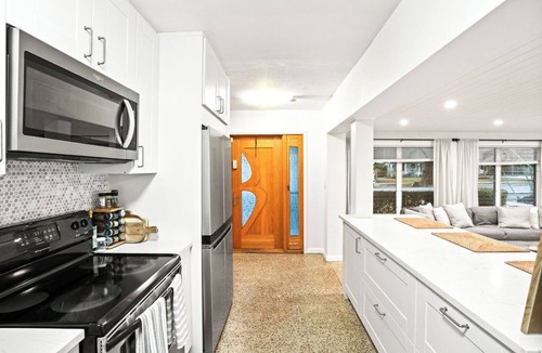 Parker Ridge House | The Palmside Escape: Heated Pool, Putt, Relax