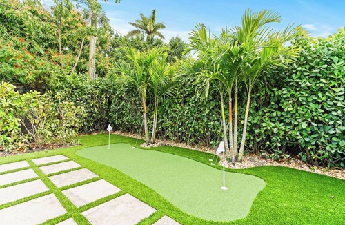 Parker Ridge House | The Palmside Escape: Heated Pool, Putt, Relax