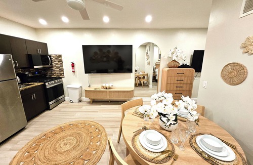 Hollywood Hotel | The Pearl Beachside Apartments on Hollywood Beach Broadwalk