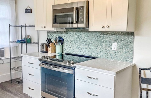 Vineyard Haven House | The Pearl: Lovely cottage, close to Vineyard Haven town/ferry