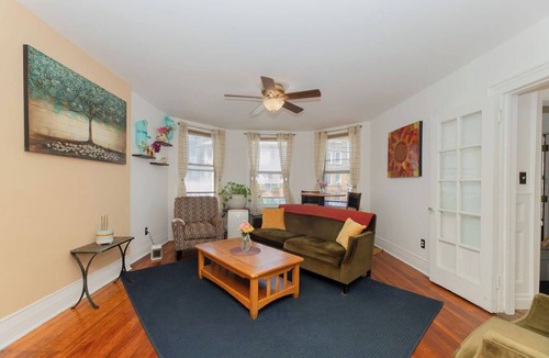 Jersey City Apartment | The Pearl: Spacious Victorian Apt w/2 bedrooms, Parking & Large Outdoor Space!