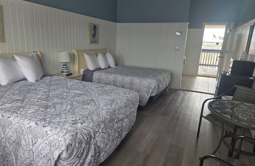 Point Pleasant Beach Hotel | The Pelican Point Double Room