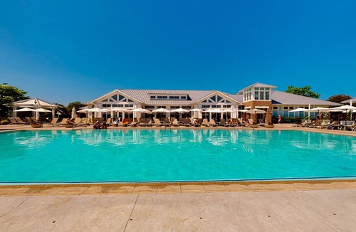 Long Neck House | The Peninsula townhome w/indoor/outdoor pools, on-site golf & tennis/pickleball