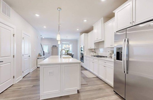 Long Neck House | The Peninsula townhome w/indoor/outdoor pools, on-site golf & tennis/pickleball