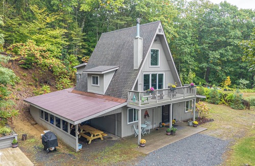 Northville Cabin | The perfect comfortable home base for all things outdoors! Great Sacandaga Lake access, close to ample outdoor activities, and countless hiking and biking trails. 1 minute drive to the village of Northville for fantastic dining and small town charm.