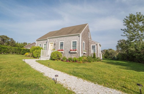 West of Town House | The Perfect Nantucket Rental! 3 BR, 2Bath, With Heated Pool & Spacious Yard!