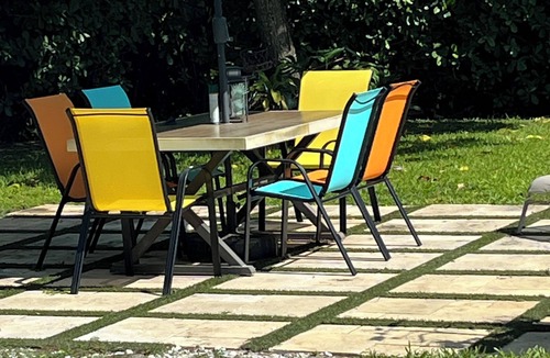 Harbordale House | The perfect tropical island getaway with warm breezes under the palm trees.