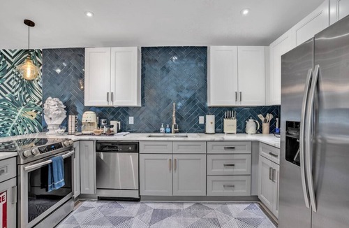 Lake Ridge House | The Playful Oasis 5 Bedroom Fort Lauderdale Pool Home near the Beach