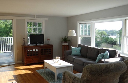 West Dennis House | "The PondView" - Great 3 Bdrm Peaceful Location .West Dennis Beach 9/10 mi.