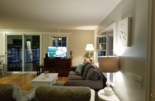 West Dennis House | "The PondView" - Great 3 Bdrm Peaceful Location .West Dennis Beach 9/10 mi.