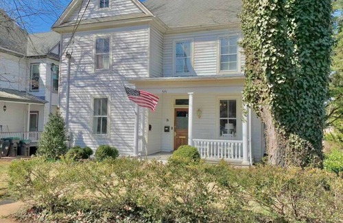 Martha Jefferson House | The Pop Inn - Your Ultimate Getaway