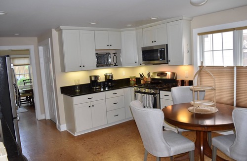 Chestertown House | The Portside Manor - Queen Street Chestertown - Walking Distance to Downtown