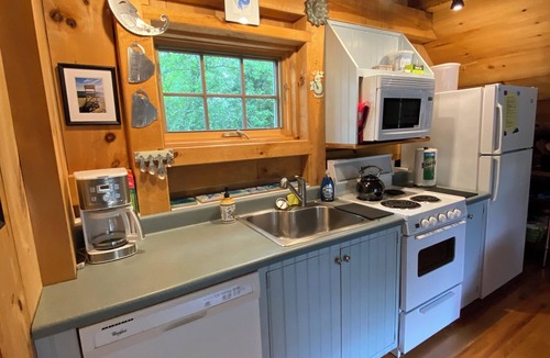 Wellfleet House | The Post & Beam Cottage ~ Perfect Retreat near Great Pond & Cahoon Hollow Beach