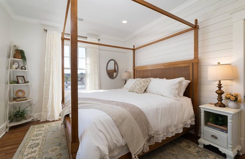 Staunton Apartment | The Potters House: Luxury Apartment/Walk Downtown