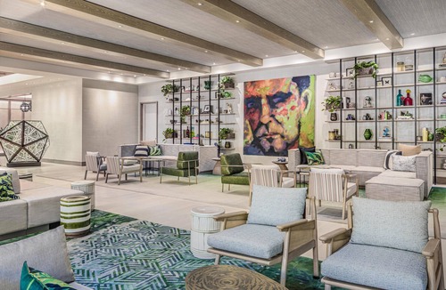 Pineapple Grove Arts District Hotel | The Ray Hotel Delray Beach, Curio Collection by Hilton