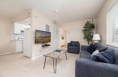 Wilton Manors Apartment | The Retreat 1 - Wilton Manors