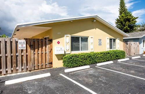 Wilton Manors Apartment | The Retreat 2 - Wilton Manors