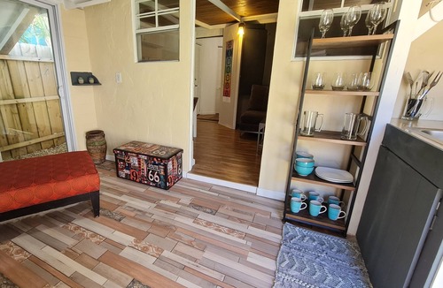 Royal Poinciana Apartment | The right spot. 5 min drive to Hollywood beach)