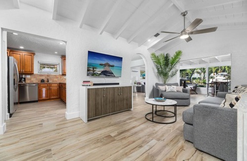 Riverside Park House | The Riverside Retreat #2