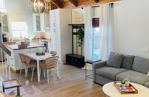 Downtown Fort Lauderdale House | The SAILOR HOUSE Walk to downtown Fort Lauderdale or golf cart to the beach