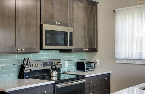 Ocean Sands House | The Salty Unicorn: Comfy, Oceanside 3-bedroom home, only 500 feet from the beach