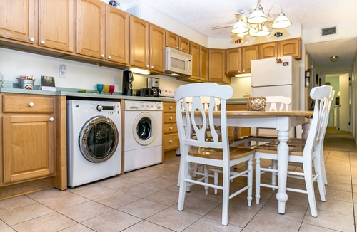 Midtown Ocean City Condo | The Sandpiper: Beautiful Ocean Block Family-Only Rental 3 Bed 2 Bath W/Parking!