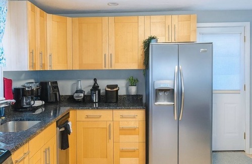 Revere Apartment | The Sapphire House with Deck in Revere Beach