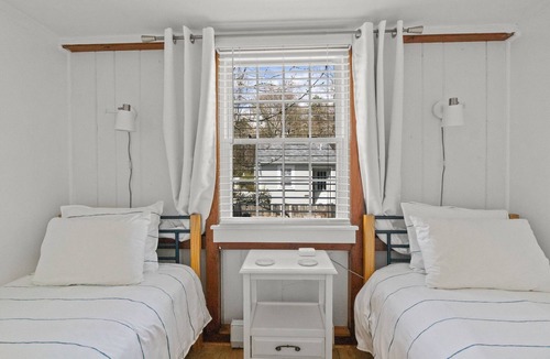 East Orleans Apartment | The Seagrove Suites & Guest Rooms - Luxurious Two-Bedroom Suite - Pet Friendly