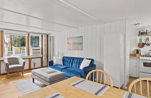 Eastham House | The Seagrove Suites & Guest Rooms