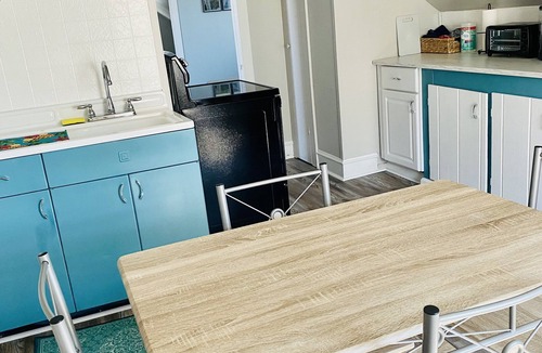 North Wildwood House | The Shore Shack - Adorable, Cozy, 2 Bed N Wildwood! Dog Friendly! 2nd floor unit