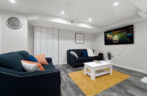 Silver Spring Apartment | The Signature Suite