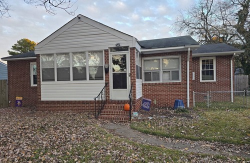 Portsmouth House | "The SmartHouse Getaway" Cozy 2-bedroom house in Portsmouth with central AC/Heat