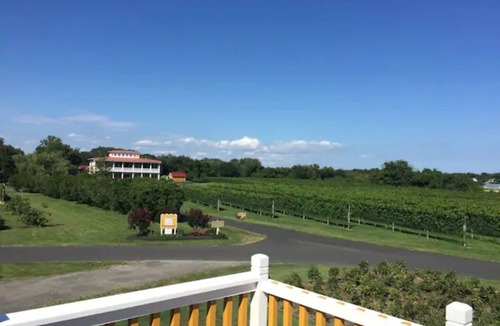 West Cape May Apartment | The Stable Cottage at Willow Creek Winery