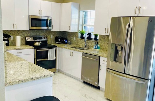 Miami Gardens House | The Stadium House: Luxurious, Modern, Fun Home!