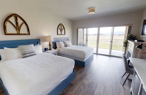 Eureka Hotel | The Suites at Indian Springs Montana