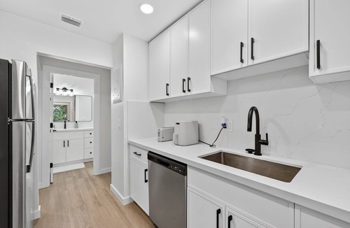 Tropic Isle Apartment | The Tide: 2 Miles to Atlantic Ave - Walk to Beach