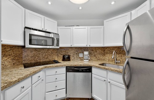 Galt Mile Apartment | The Tides Suite