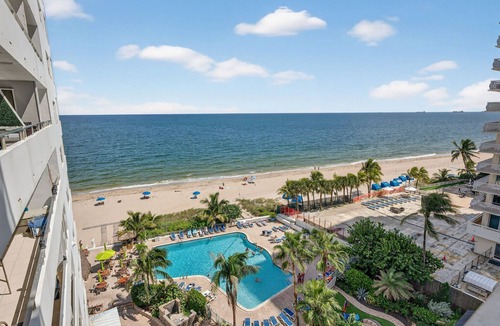 Galt Mile Apartment | The Tides Suite