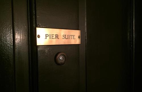 Venice Hotel | The Venice Beach House