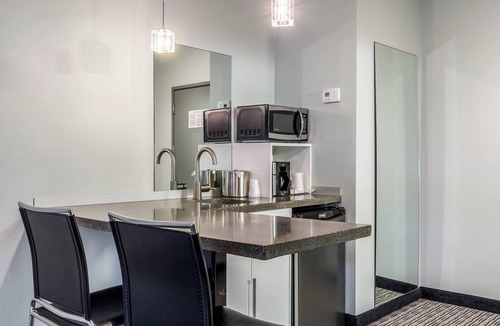 Walnut Creek Hotel | The Wallhouse Hotel, an Ascend Collection Hotel